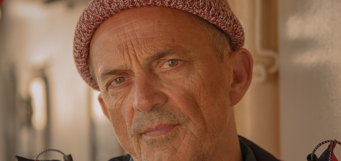 Marzenie o morzu. Wywiad z Jackiem Komanem